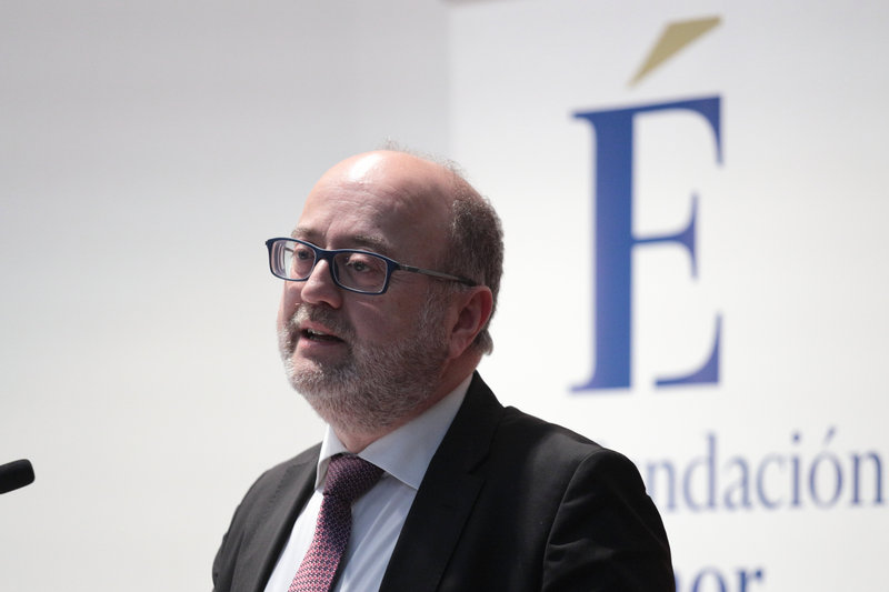 Debemos controlar el uso de la tecnolog�a para conseguir una sociedad democr�tica, libre y respetuosa