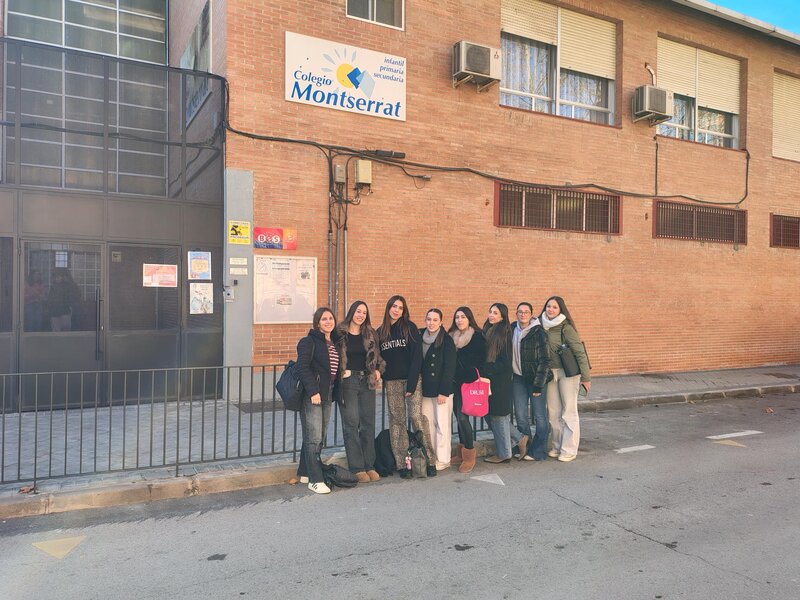 Alumnado de Educaci�n visita contextos educativos vulnerables junto a Fundaci�n EXE
