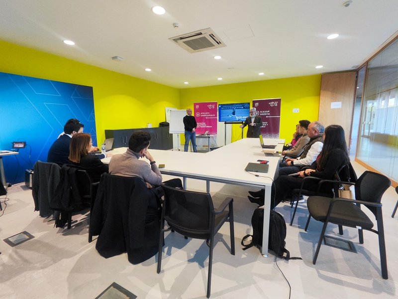 Programa Scale Grotwh CEEI Elche en una sesion con Jaime Gros