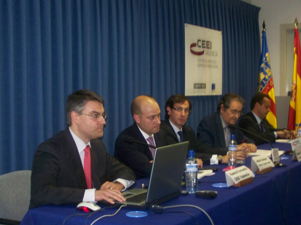 Mesa ponentes foro de financiaci�n 2008 CEEI Valencia