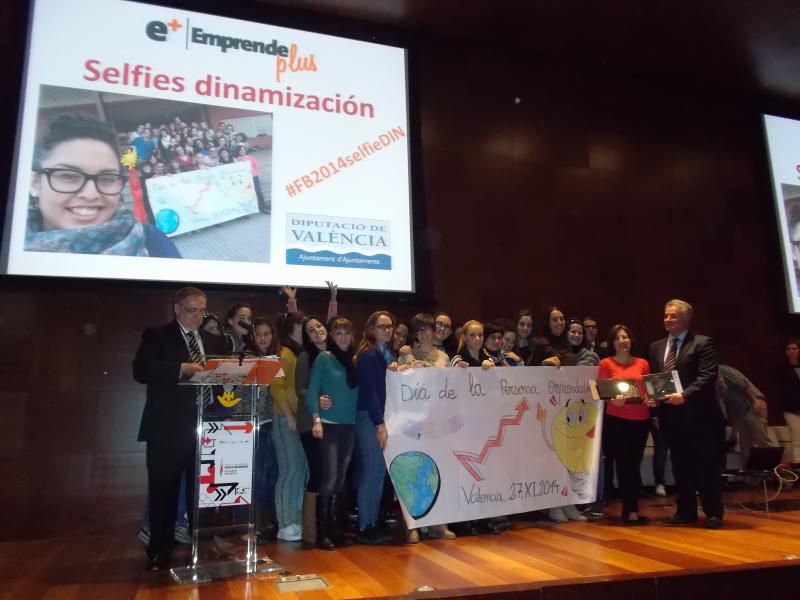 Entrega de premio mejor selfie dinaminazaci�n