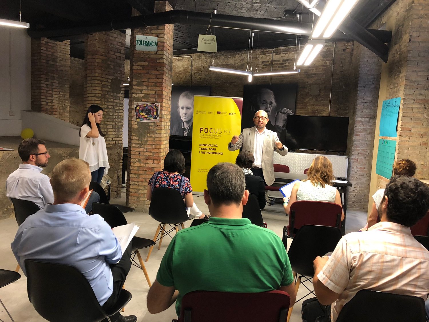 Agentes del ecosistema emprendedor se reúnen en Ontinyent para analizar sus necesidades