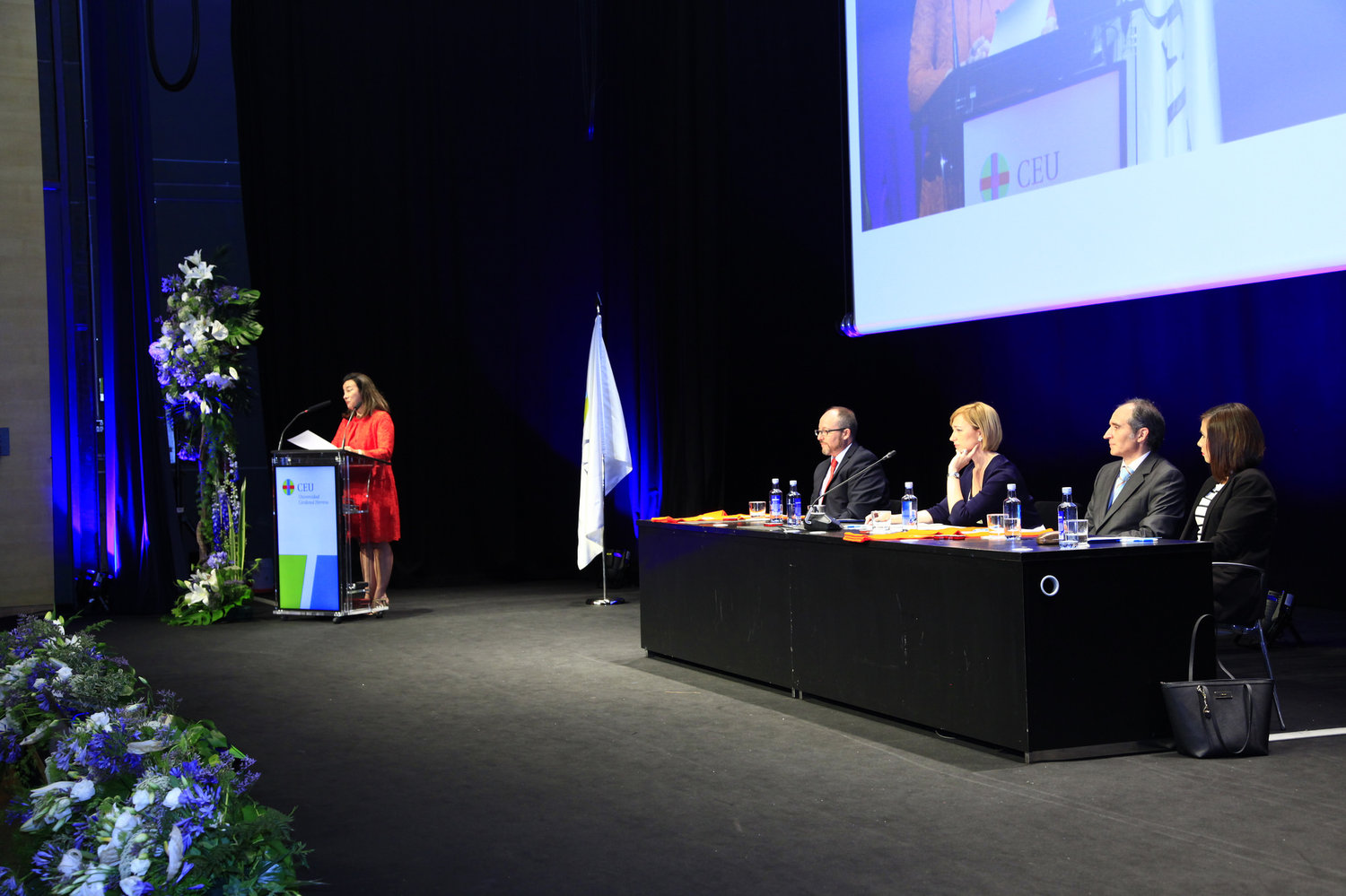 Isabel Gim�nez madrina en la clausura de la Universidad CEU-UCH