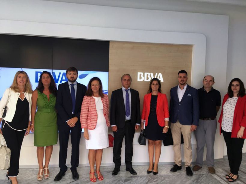 El FAP de la FEBF conoce el innovador Centro de Banca de clientes  de BBVA en Castell�n