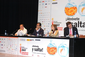 Jos� Mar�a G�mez Gras modera plenario del DPECV 2007